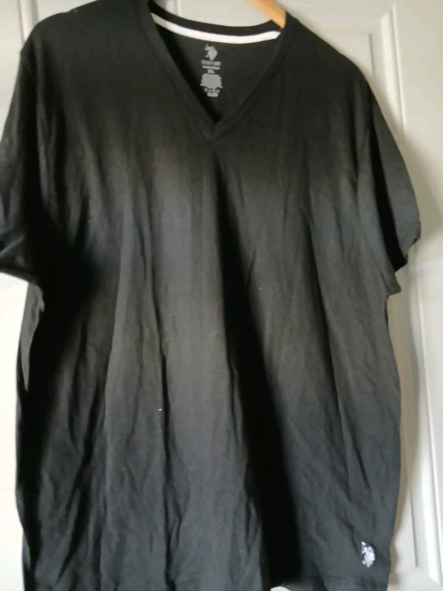 Mans top - Image 1