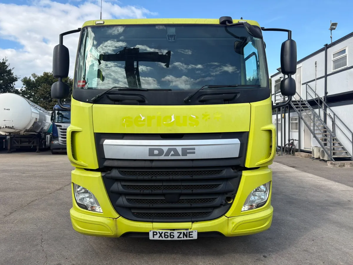 DAF CF330 VACUUM TANKER WHALE - Image 3