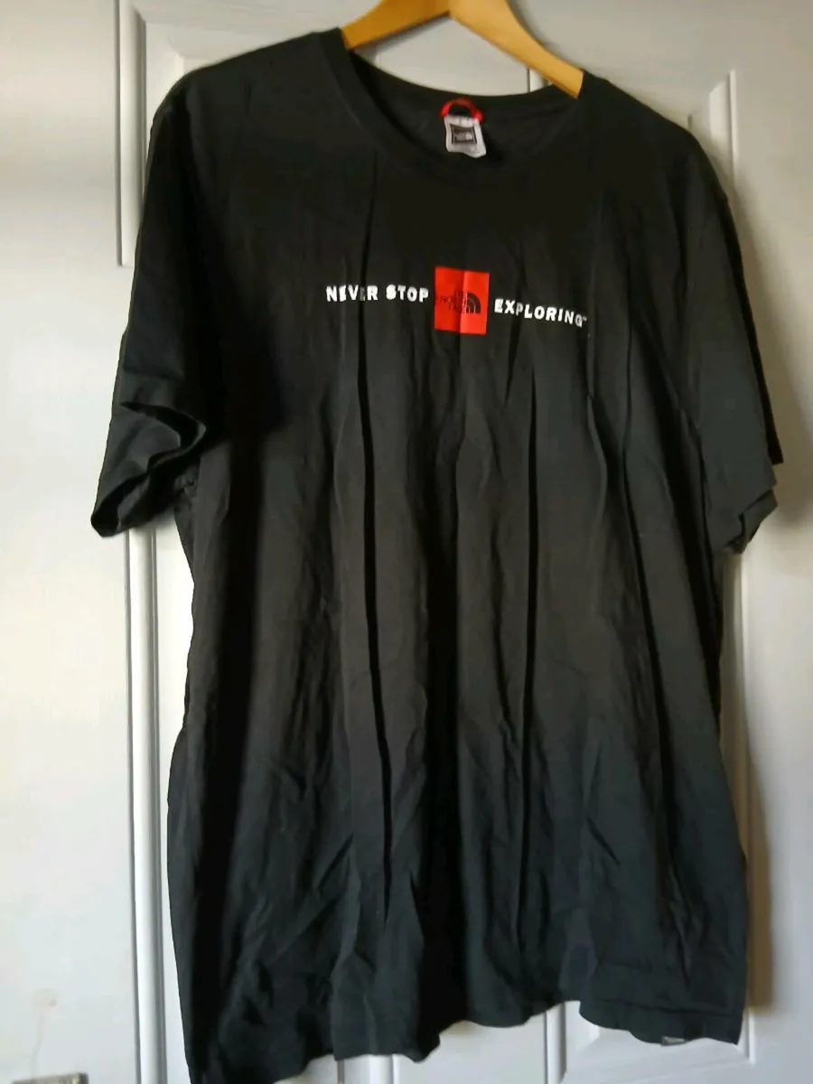 Mans top - Image 1