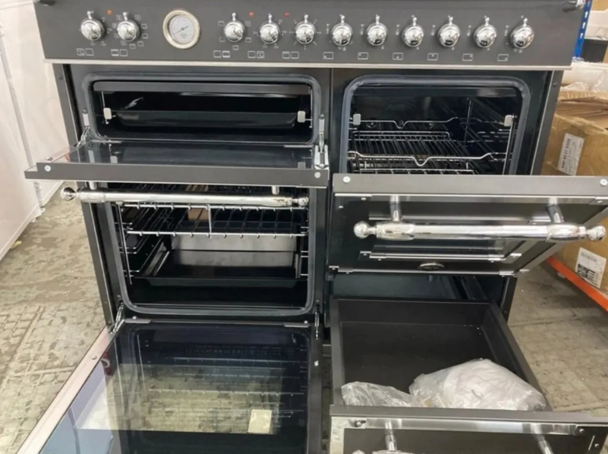 BERTAZZONI 6 BURNER GAS RANGE COOKER MODEL - Image 3