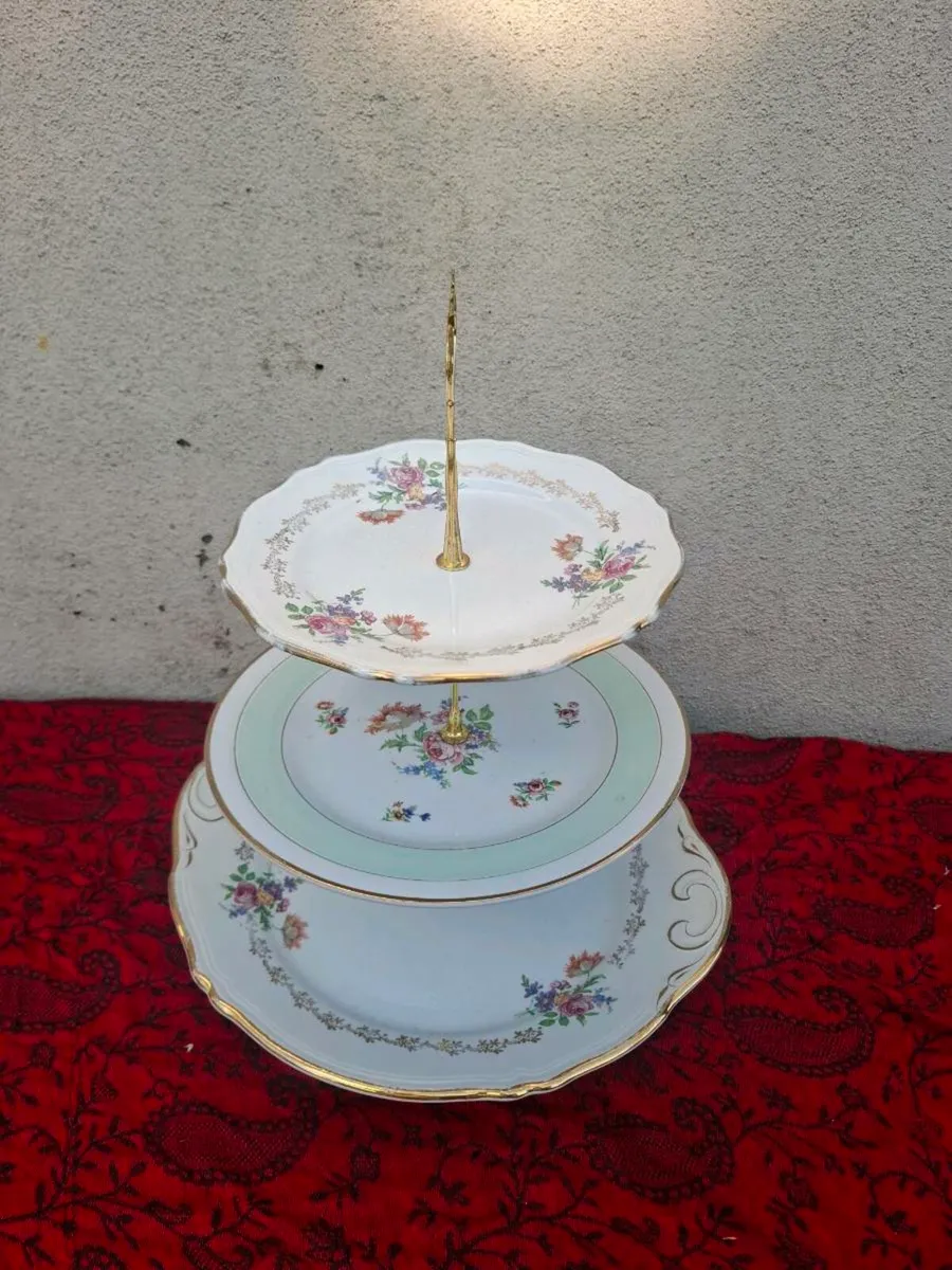 3 tiers ceramic cake stand postage possible - Image 2