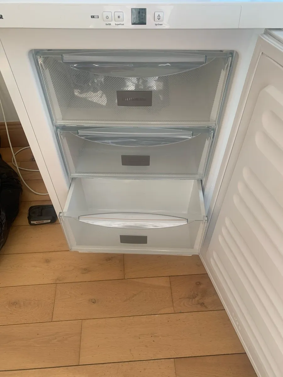 Liebherr Upright Freezer – 98L - Image 4