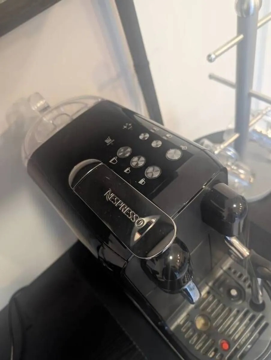 Nespresso Barista Creatista Uno Coffee Machine - Image 4