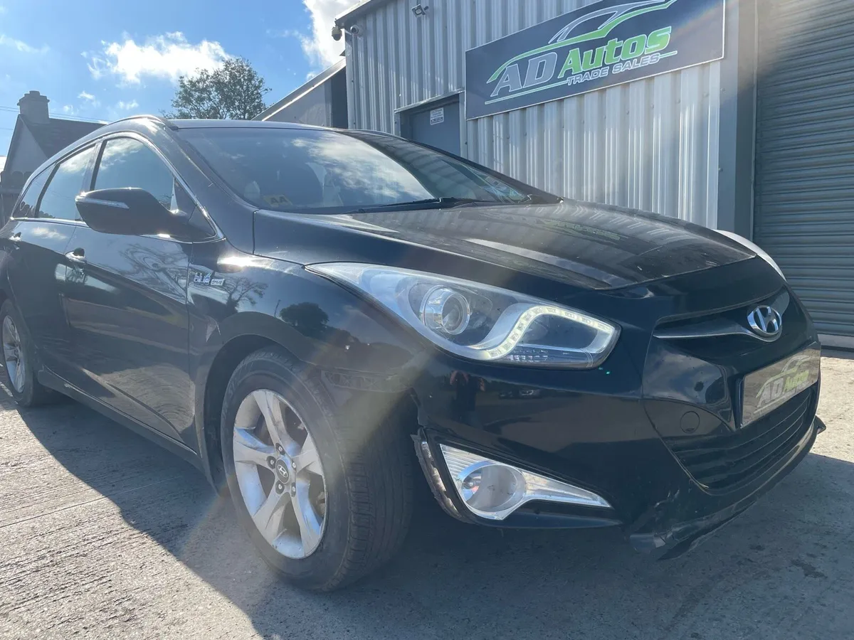 Hyundai i40 TWO CARS - Image 1