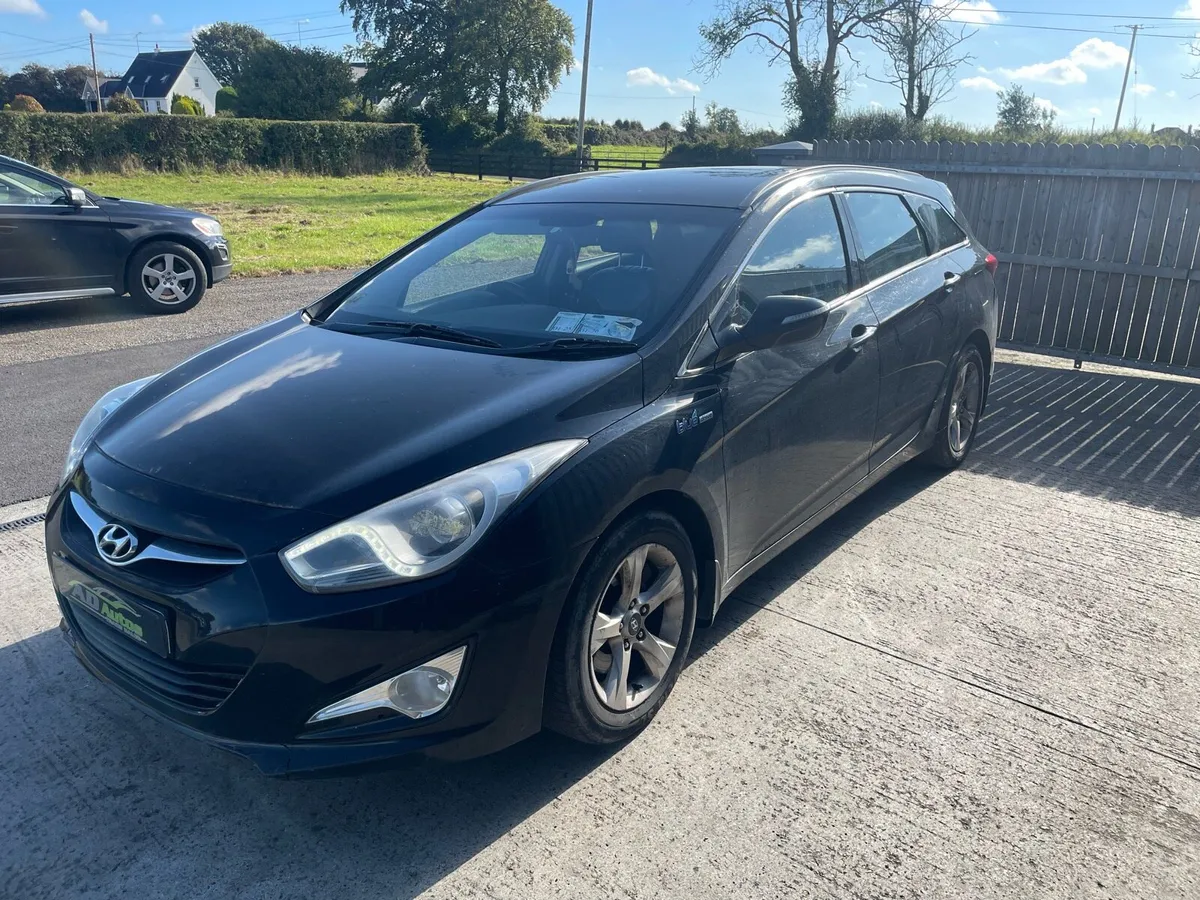 Hyundai i40 TWO CARS - Image 4
