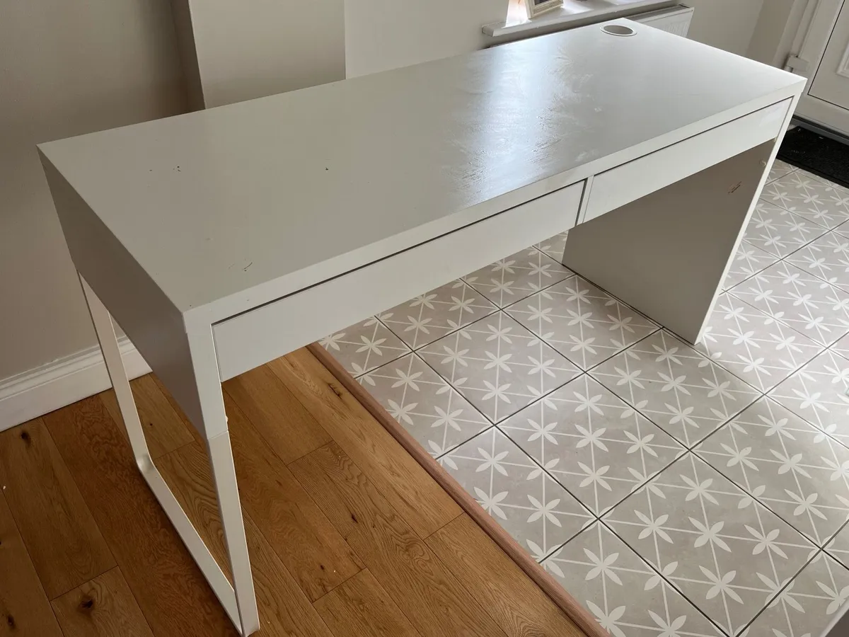 Desk - Image 2