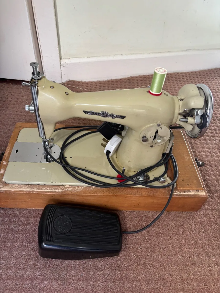 Sewing Machine - Image 3