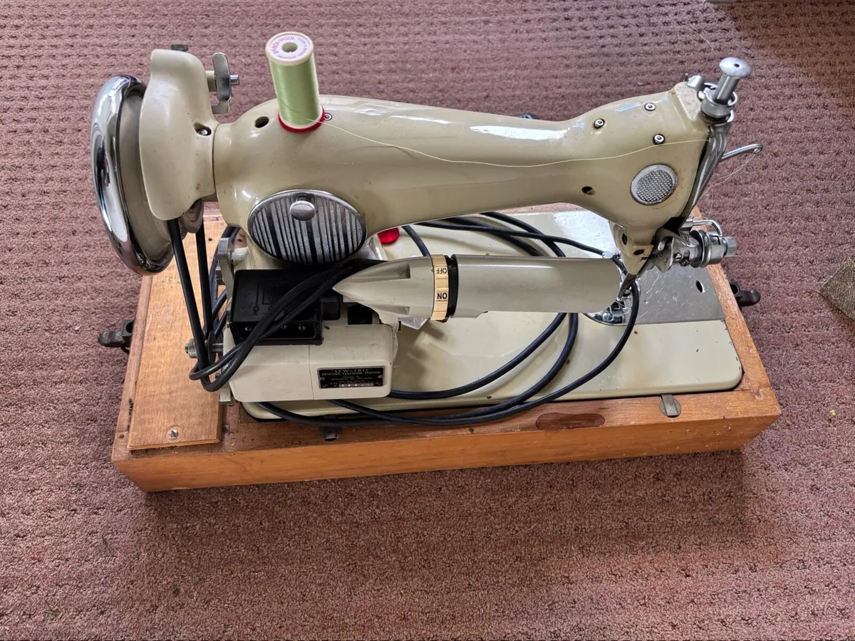 Sewing Machine - Image 4