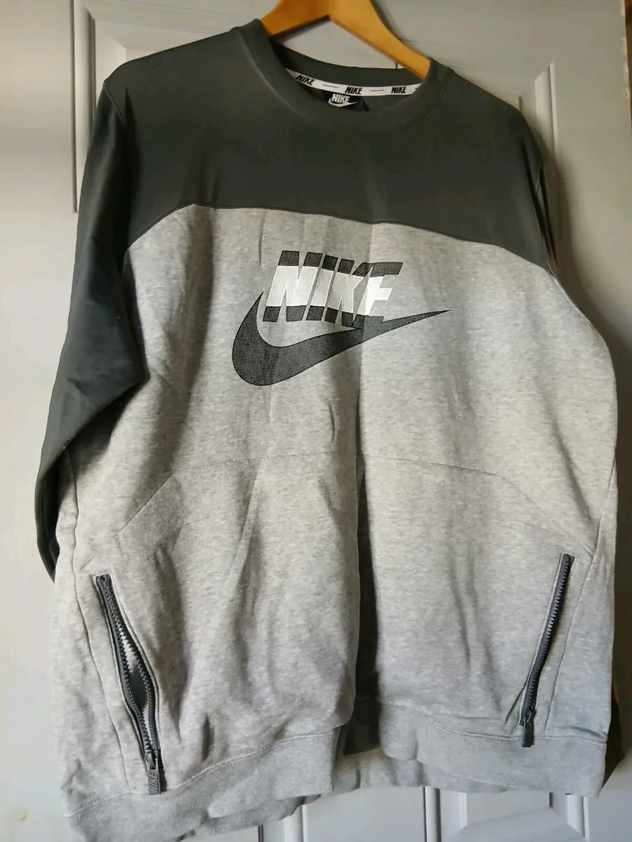 Nike top - Image 1