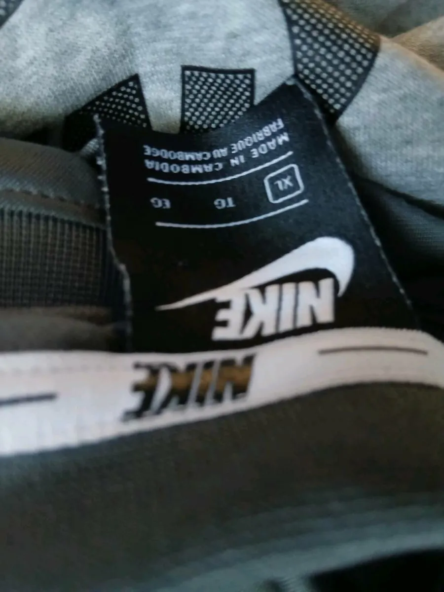 Nike top - Image 3