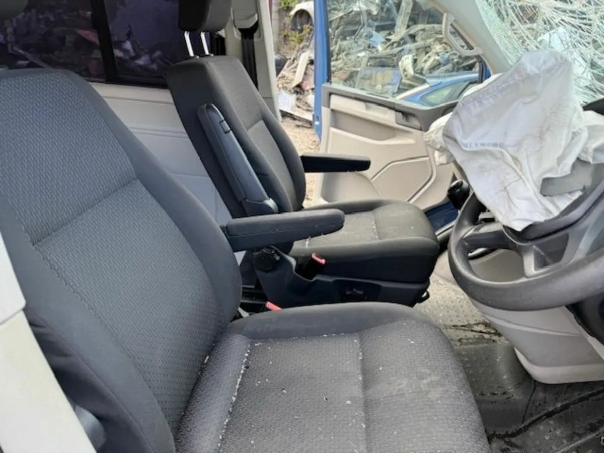2015 VOLKSWAGEN TRANSPORTER 2.0L-D - Image 2