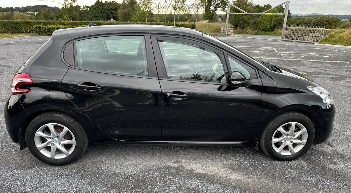 Peugeot 208 1.0P NEW NCT - TAX, LOW MILEAGE - Image 3