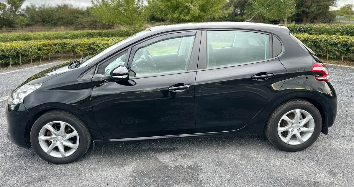 Peugeot 208 1.0P NEW NCT - TAX, LOW MILEAGE - Image 4
