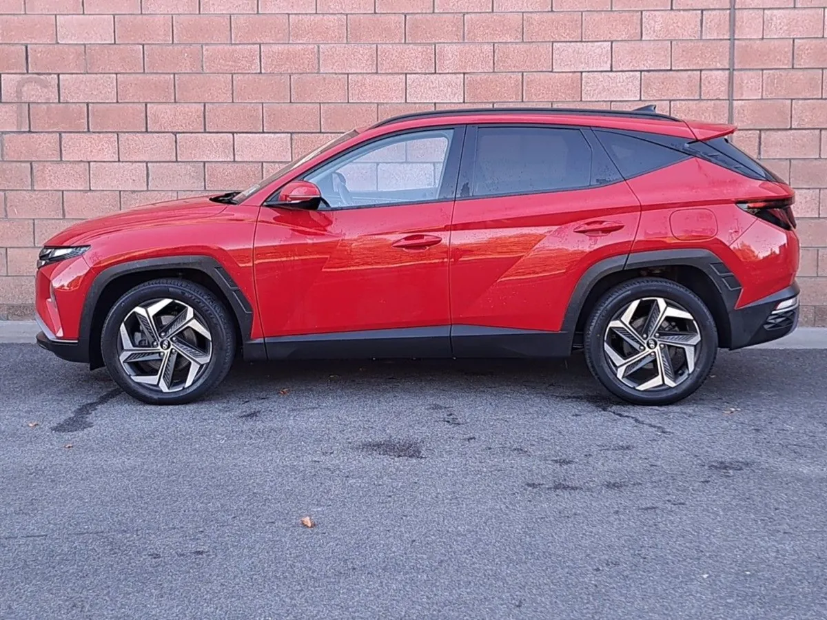 Hyundai Tucson 4 Wheel Drive Executive Model Plug - Image 3