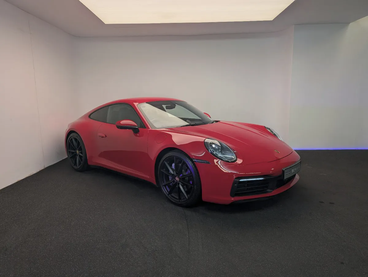 Porsche 911 Carrera 4 - Image 1