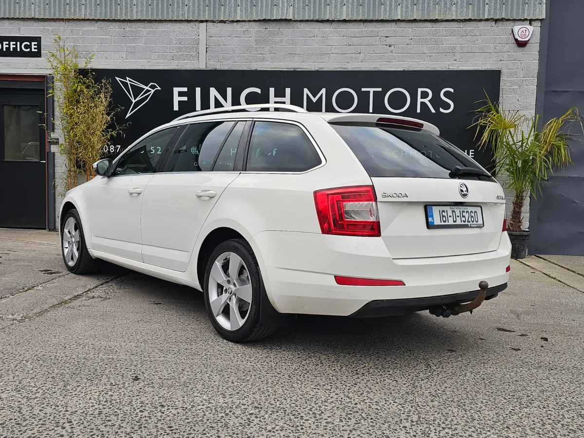 SKODA OCTAVIA 1.6 TDI 110 BHP ESTATE // NCT & TAX - Image 4