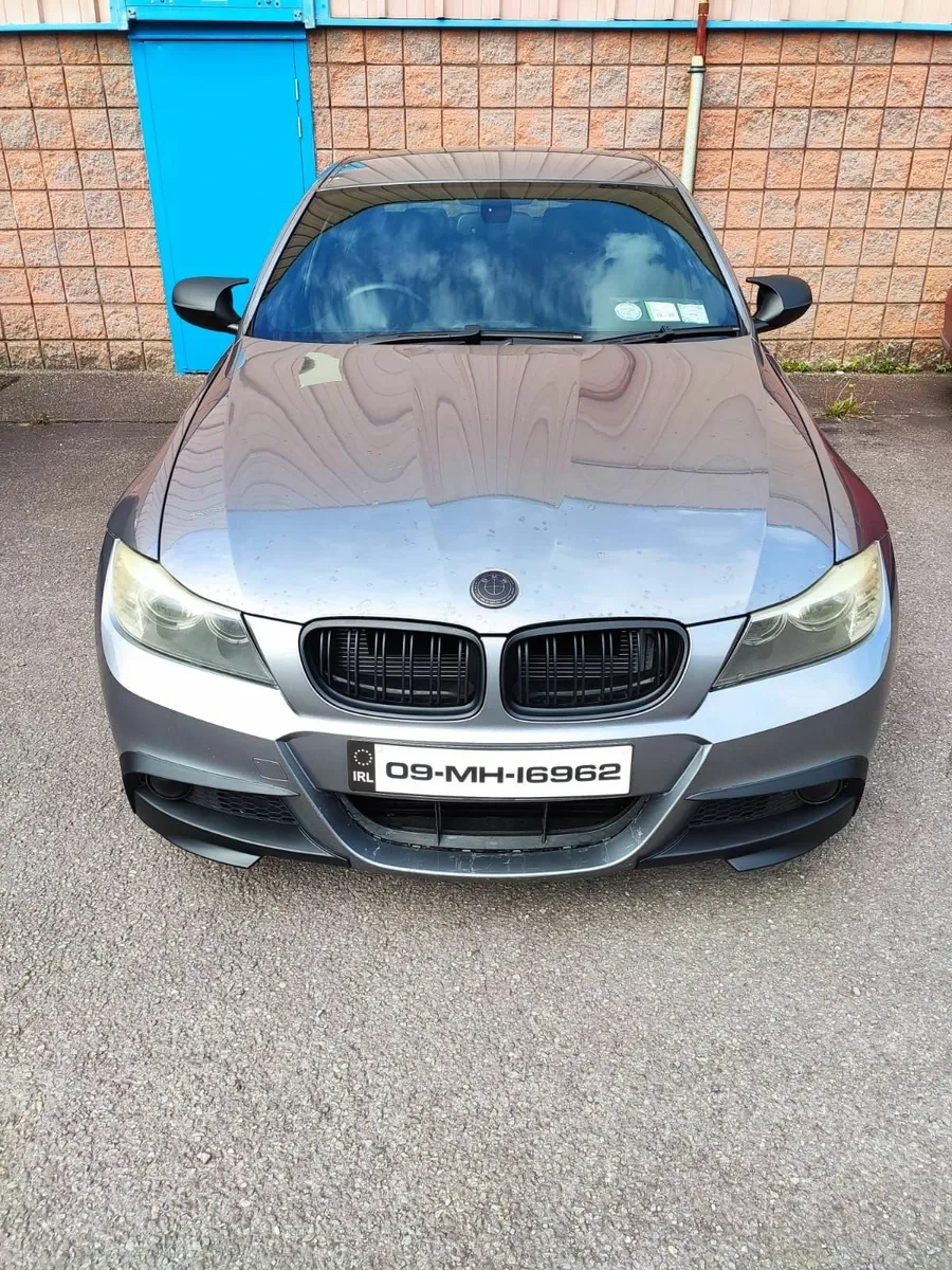 BMW E90 320d MSPORT 2009 - Image 1