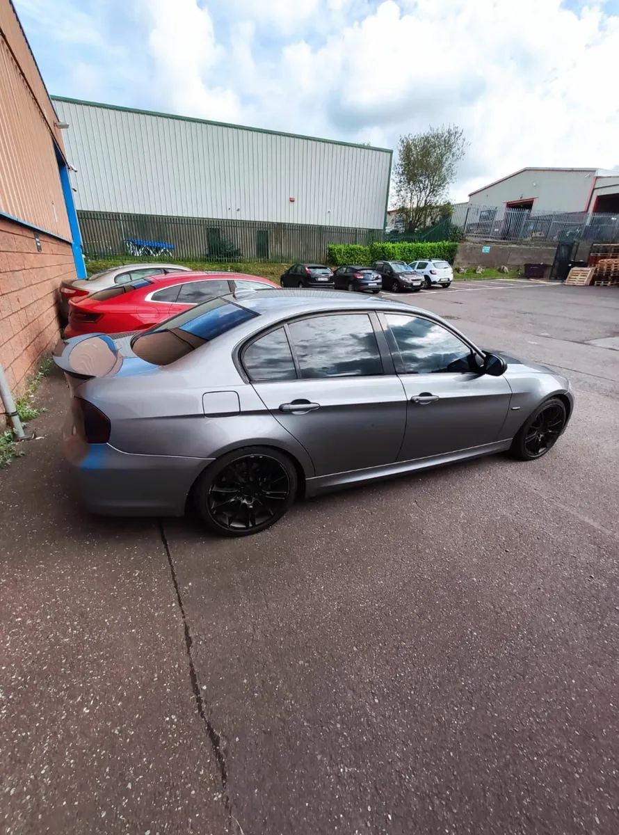 BMW E90 320d MSPORT 2009 - Image 4