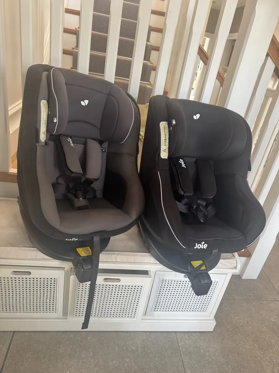 2x Joie 360 Spin Car Seats – Excellent Condition - Image 1