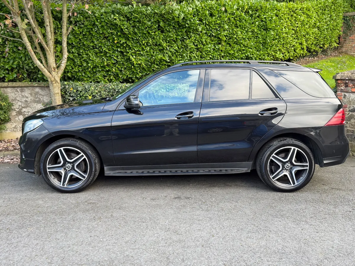 Mercedes-Benz GLE 2017 - Image 2
