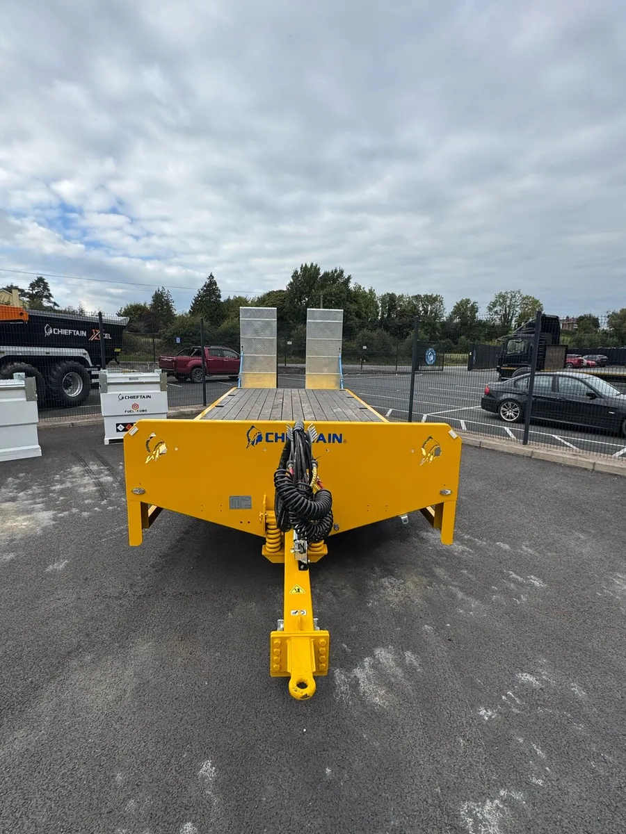 Chieftain 3 axle fast tow loader in stock - Image 3