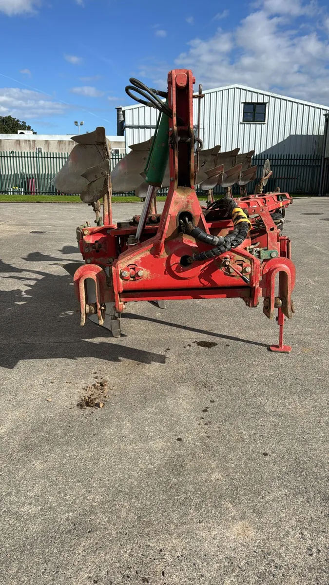 Kverneland eg 85 5 furrow plus 1 plough - Image 1