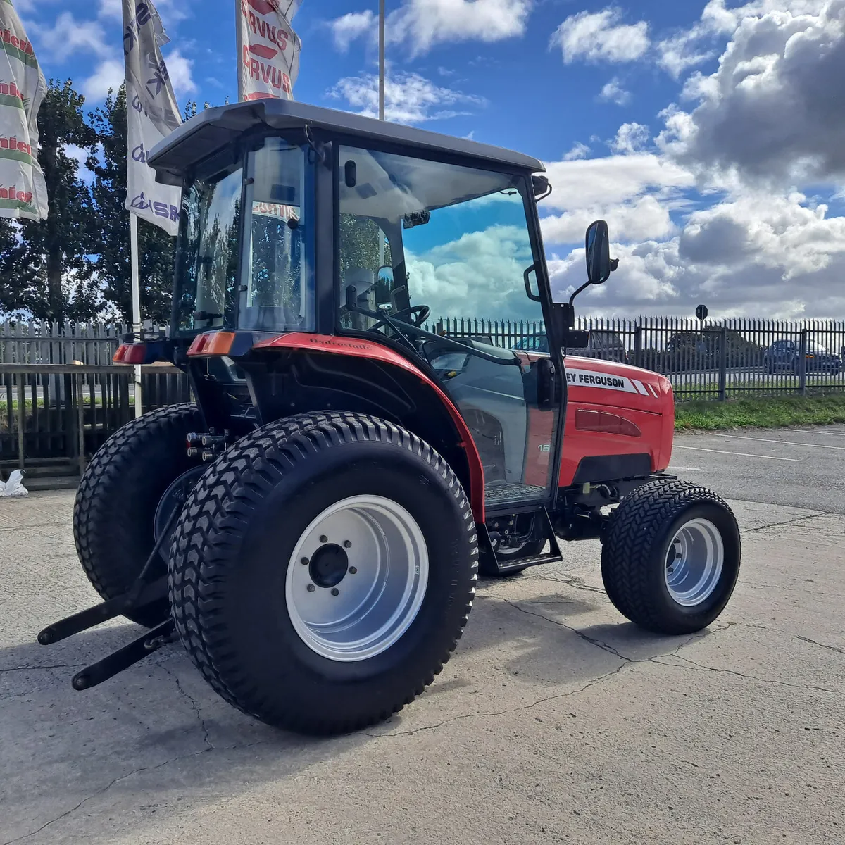 Massey Ferguson 1547 Compact Tractor - Image 4