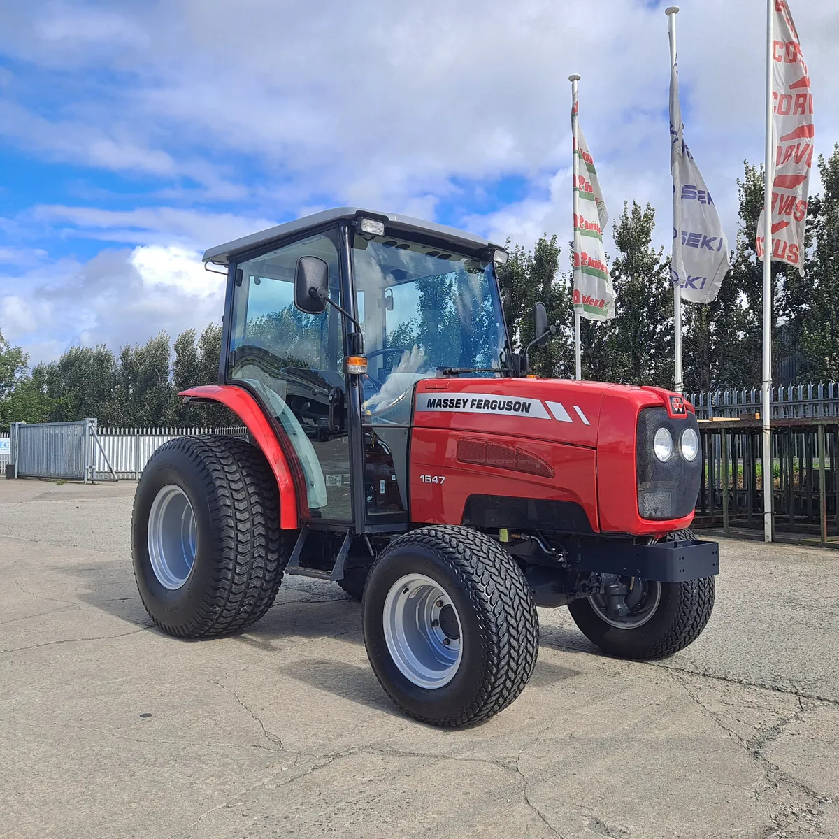 Massey Ferguson 1547 Compact Tractor - Image 4