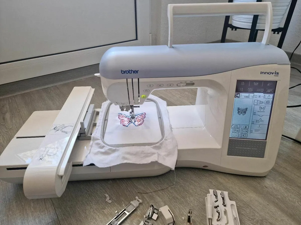 Brother Innov-is 1500 Sewing Embroidery Machine - Image 2