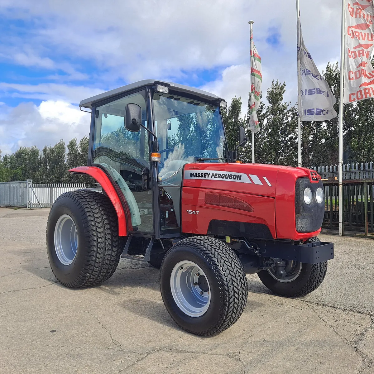 Massey Ferguson 1547 Compact Tractor - Image 1