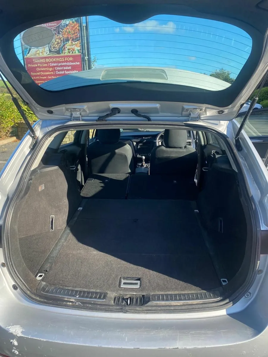 Toyota Avensis 2015 - Image 2