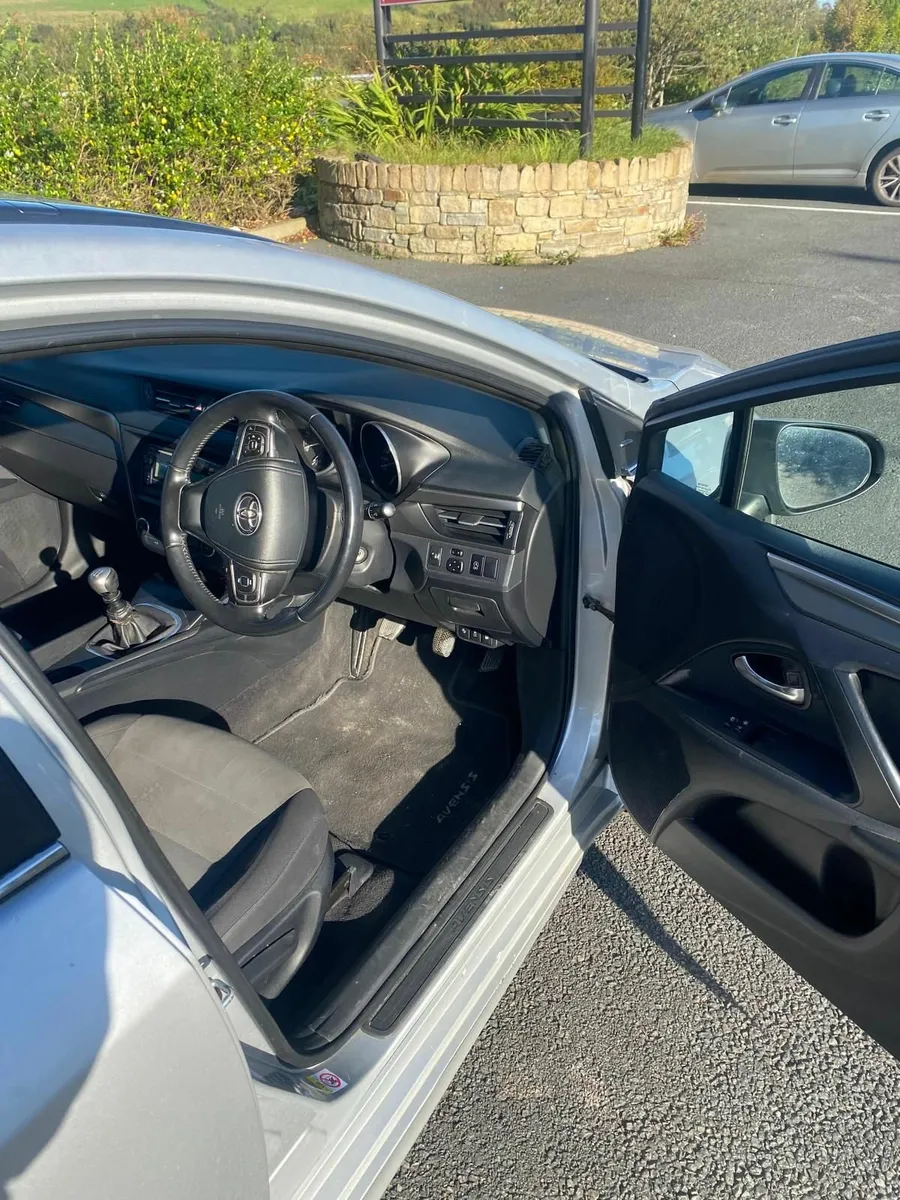 Toyota Avensis 2015 - Image 4
