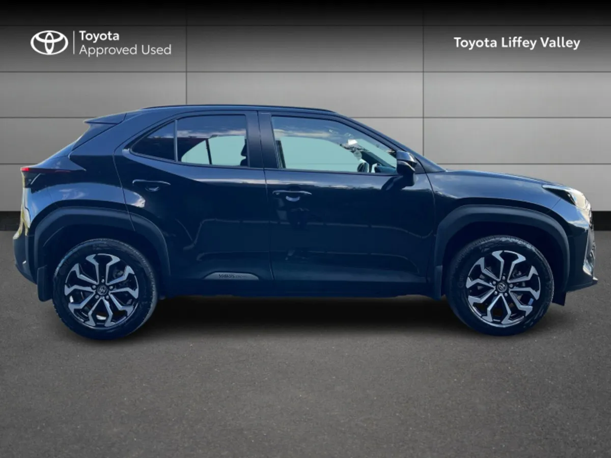 Toyota Yaris Cross YARIS CROSS LUNA SPORT - Image 3