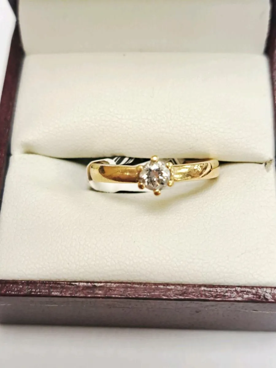 18K Gold Diamond Ring 18Ct - Image 1