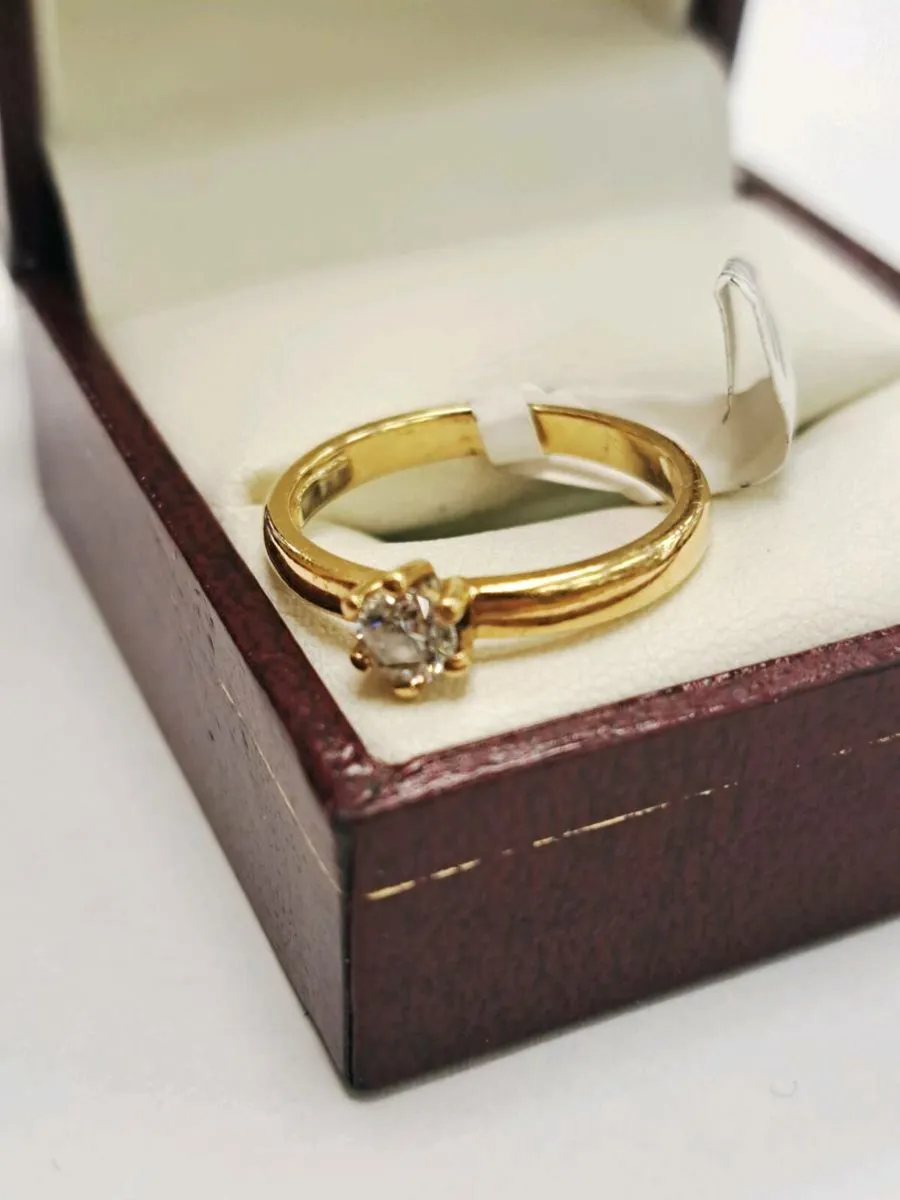 18K Gold Diamond Ring 18Ct - Image 2