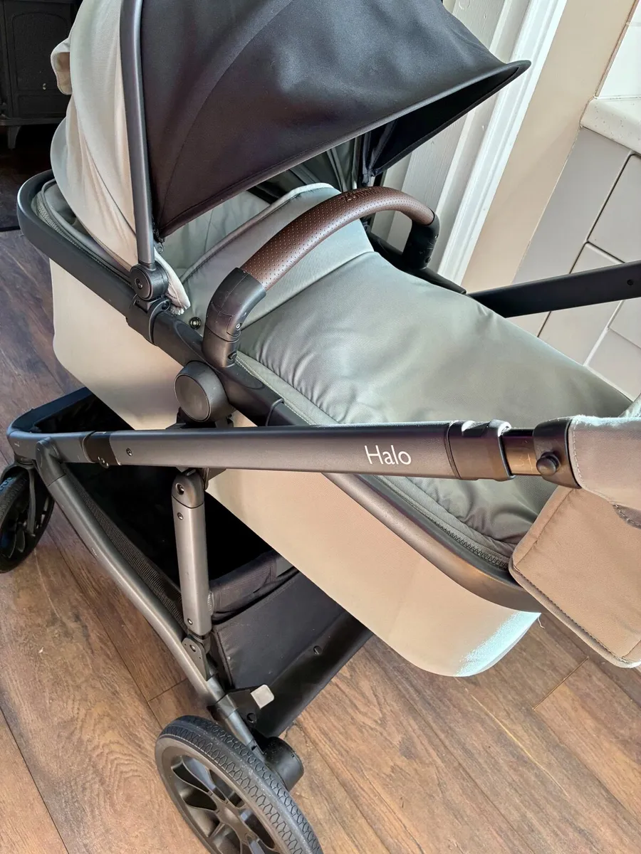 Zummi Halo Travel System - Sage Green - Image 1