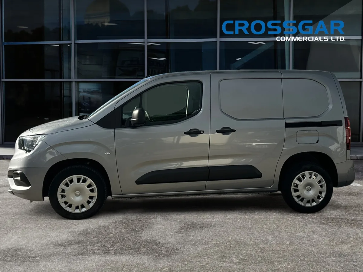 ONLY 15 K MILES NO IMPORT TARIFF INTO ROI - Image 4