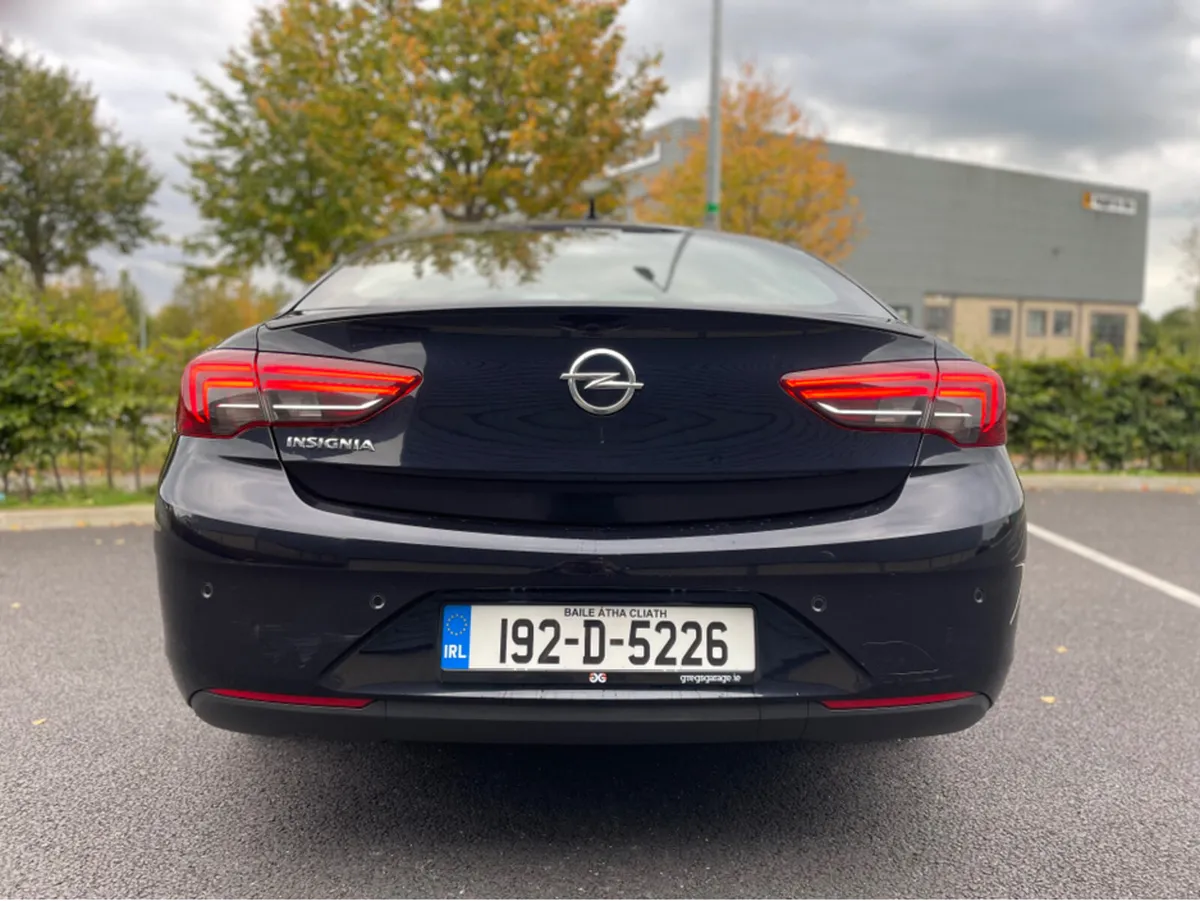 Opel Insignia GRAND SPORT SRI 1.6 DIESEL MANUAL - Image 4