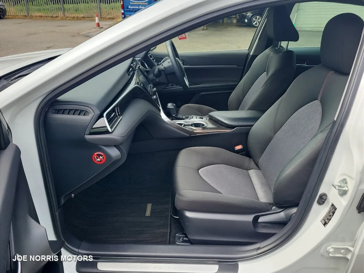 Toyota Camry 2.5 G HYBRID - Image 4