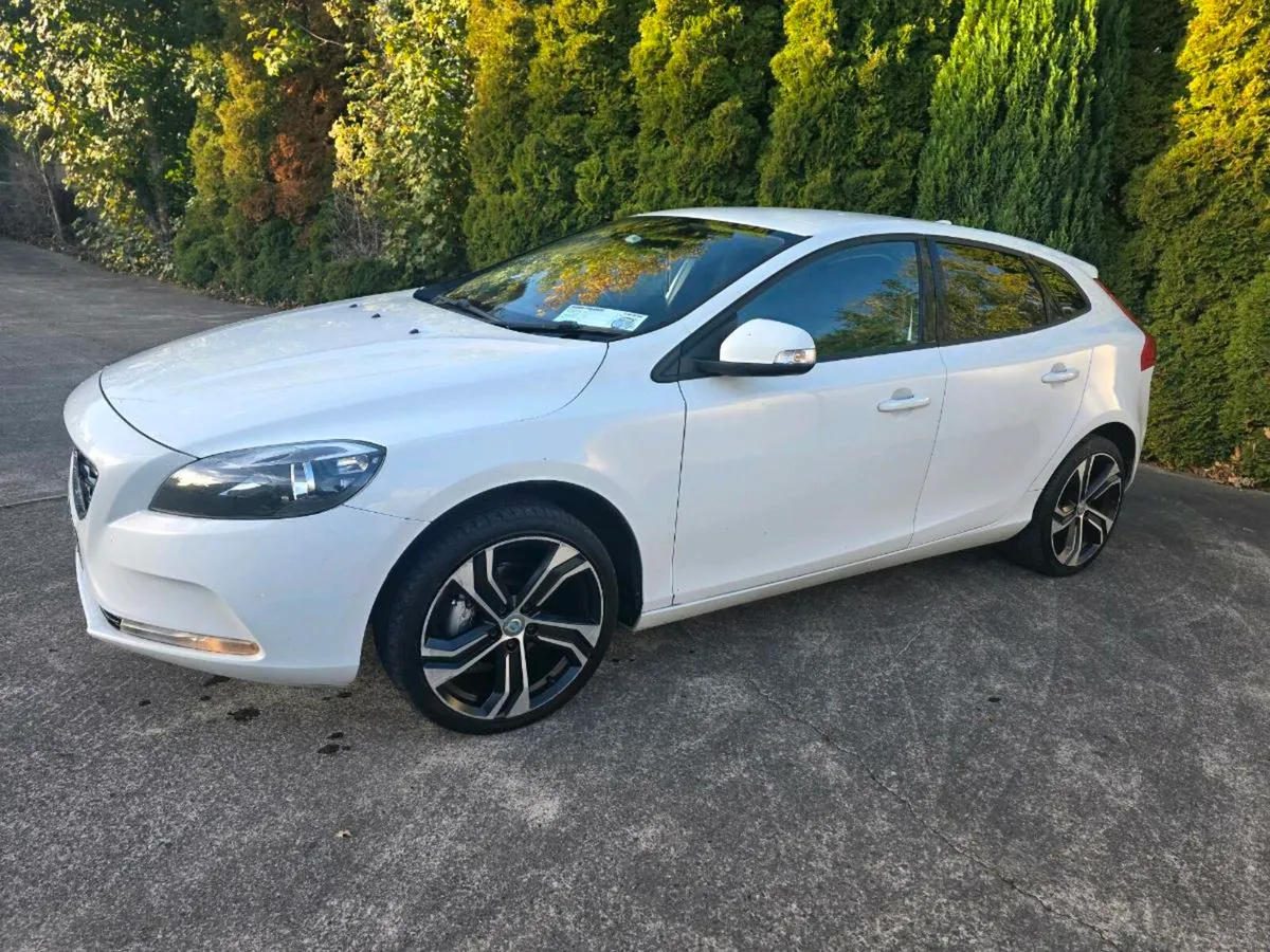 2014 VOLVO V40 40 SERIES 1.6 D2 ES NAV 115HP - Image 3
