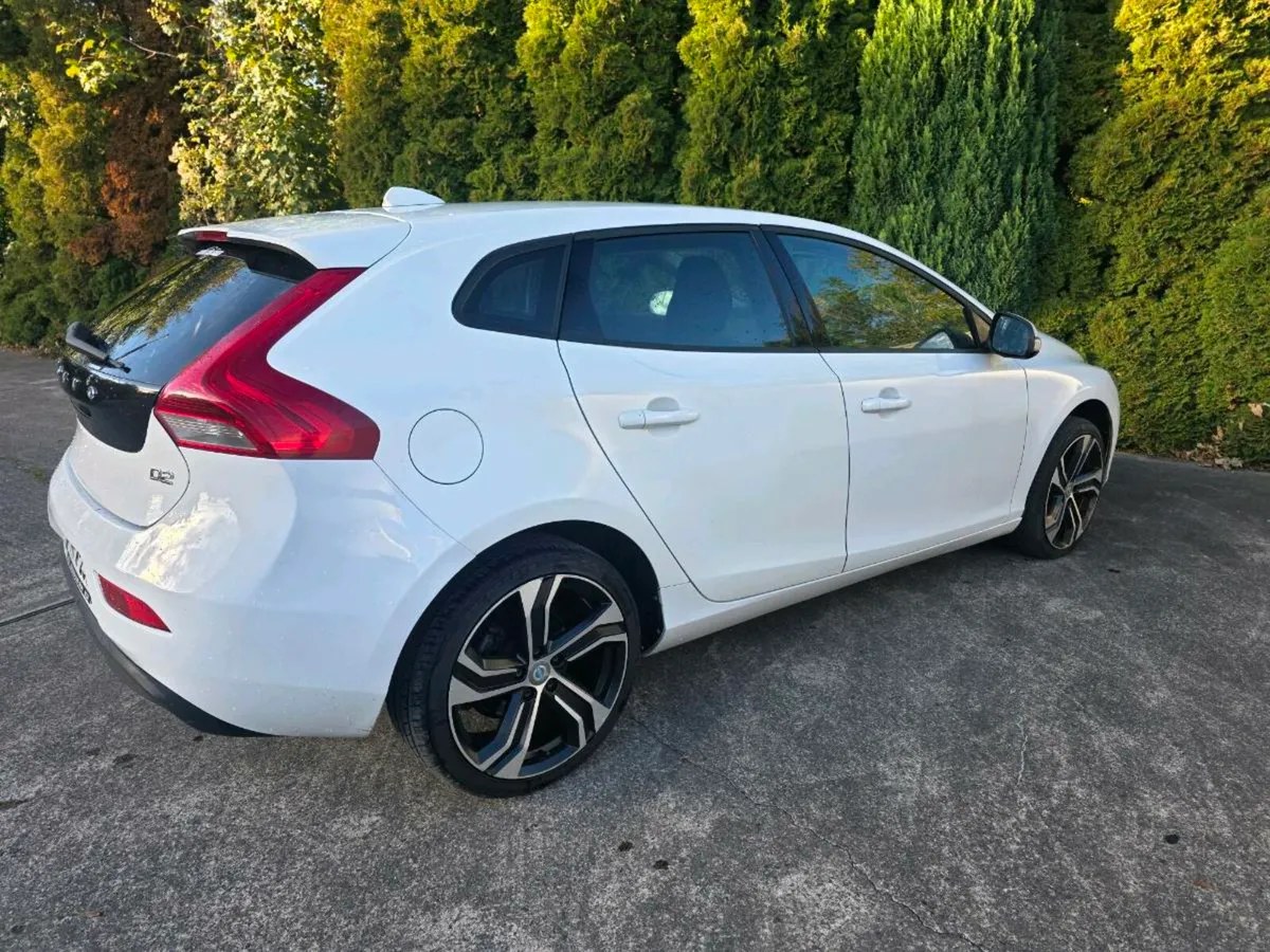 2014 VOLVO V40 40 SERIES 1.6 D2 ES NAV 115HP - Image 4