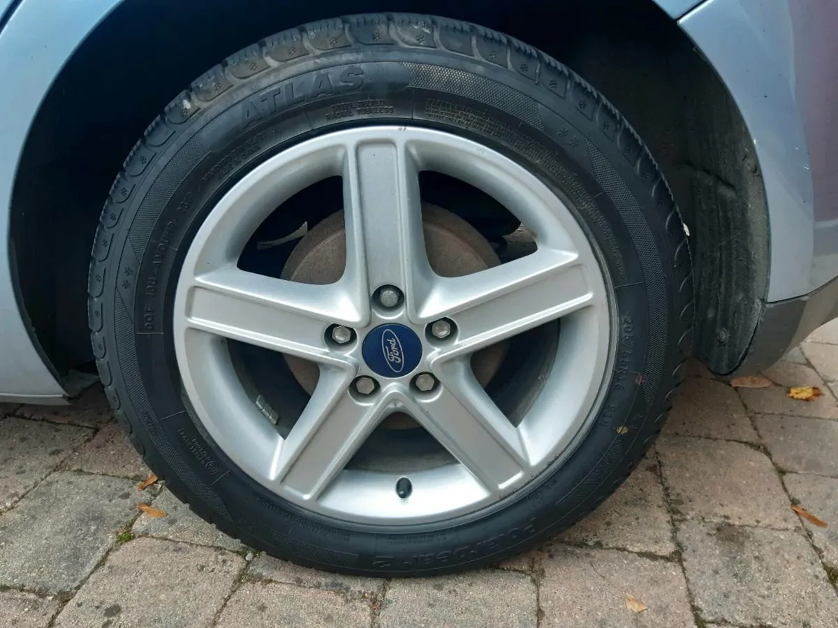 Car - Image 4