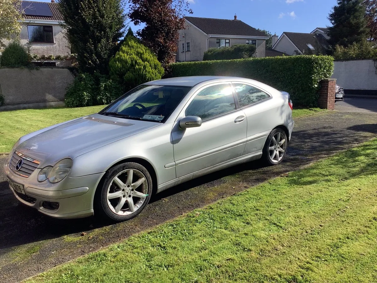 C180K Mercedes Benz - Image 2