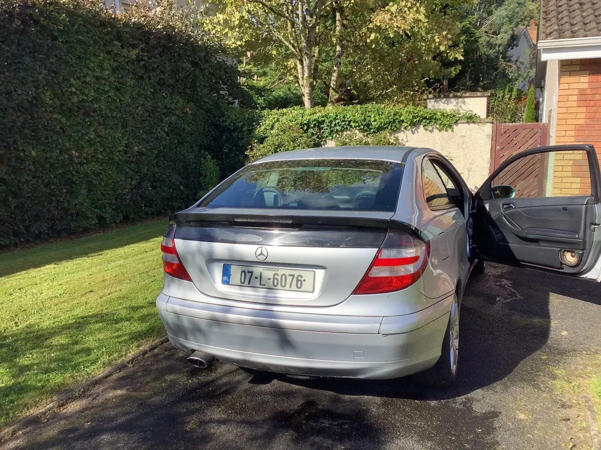 C180K Mercedes Benz - Image 4