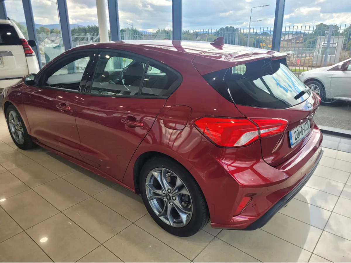 Ford Focus ST-LINE 5DR 1.0T 125 S6.2 M6 FW - Image 3