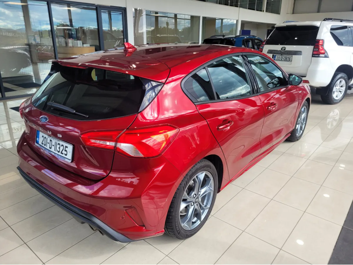 Ford Focus ST-LINE 5DR 1.0T 125 S6.2 M6 FW - Image 4