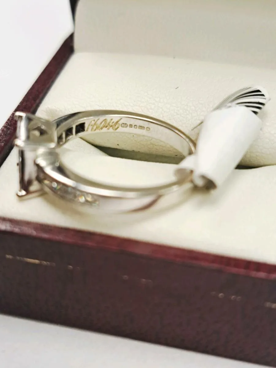 18K White Gold Diamond Ring 18Ct - Image 4