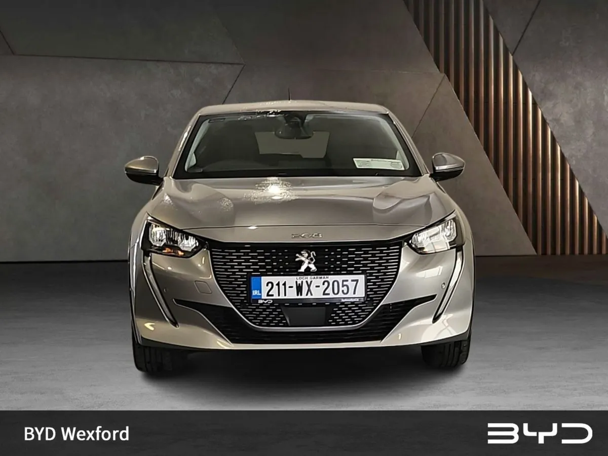 Peugeot 208 Electric 136 bhp (50 Kwh) Allure - Image 3