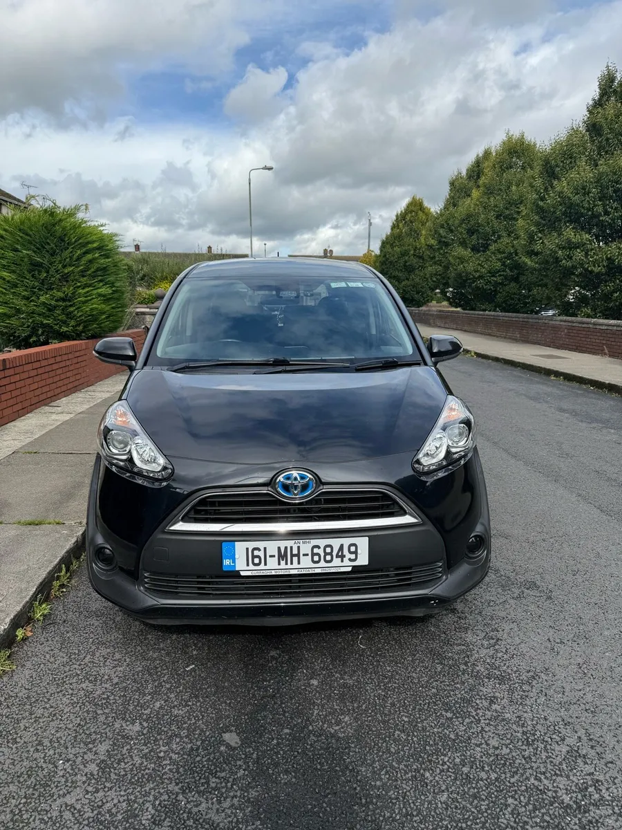 Toyota Sienta 2016 - 7 Seater - Image 2