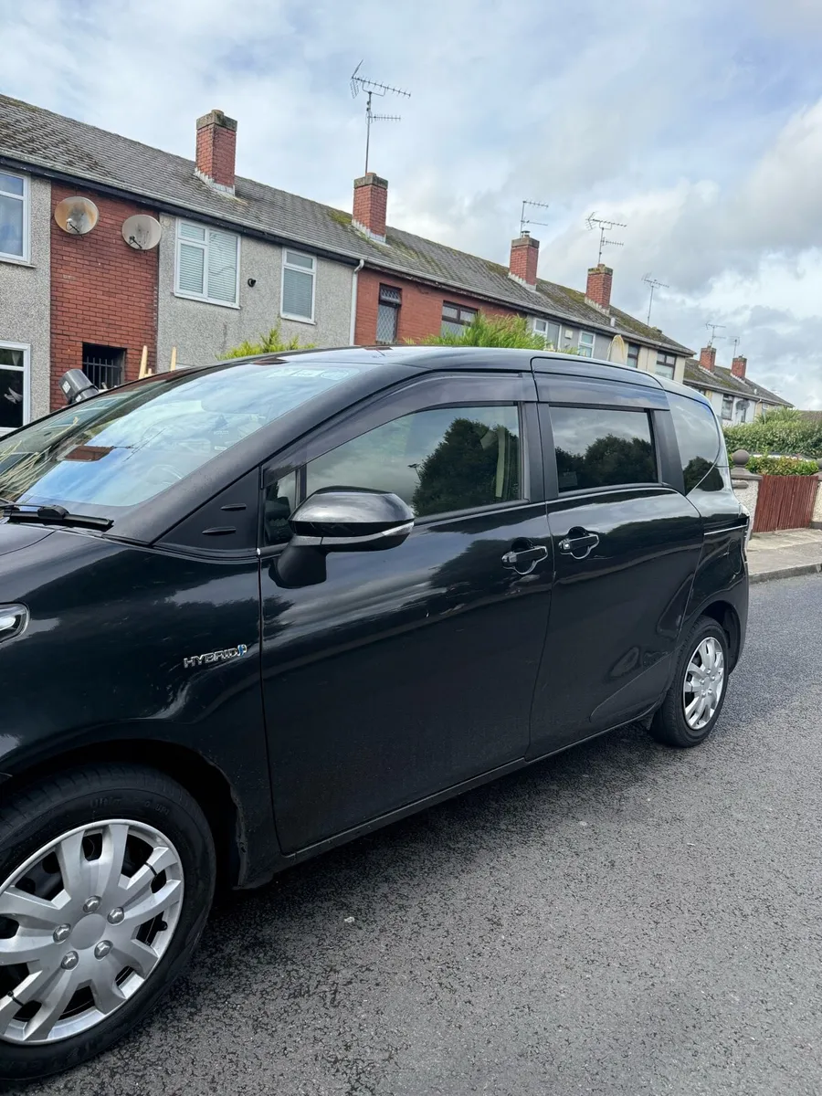 Toyota Sienta 2016 - 7 Seater - Image 4